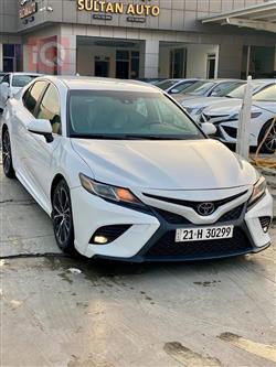 تۆیۆتا کامری